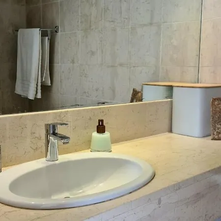 度假居 Charming Old Town House & Peaceful Patio *