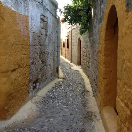度假居 Charming Old Town House & Peaceful Patio
