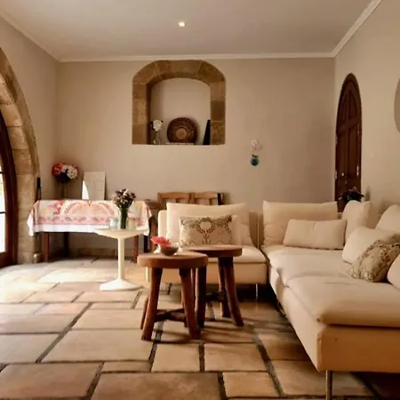 度假居 Charming Old Town House & Peaceful Patio *