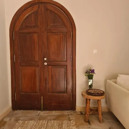 Charming Old Town House & Peaceful Patio 度假居 *